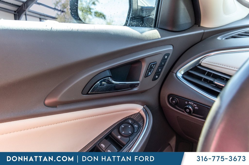 Used 2024 Chevrolet Malibu LT FWD image 12