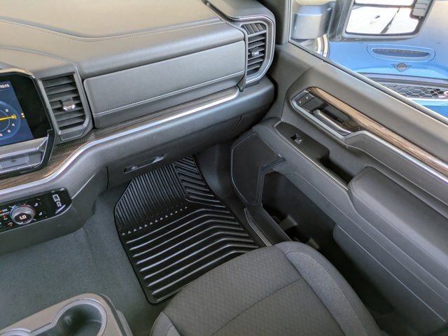 Used 2025 Chevrolet Silverado 2500 LT w/ Convenience Package image 16