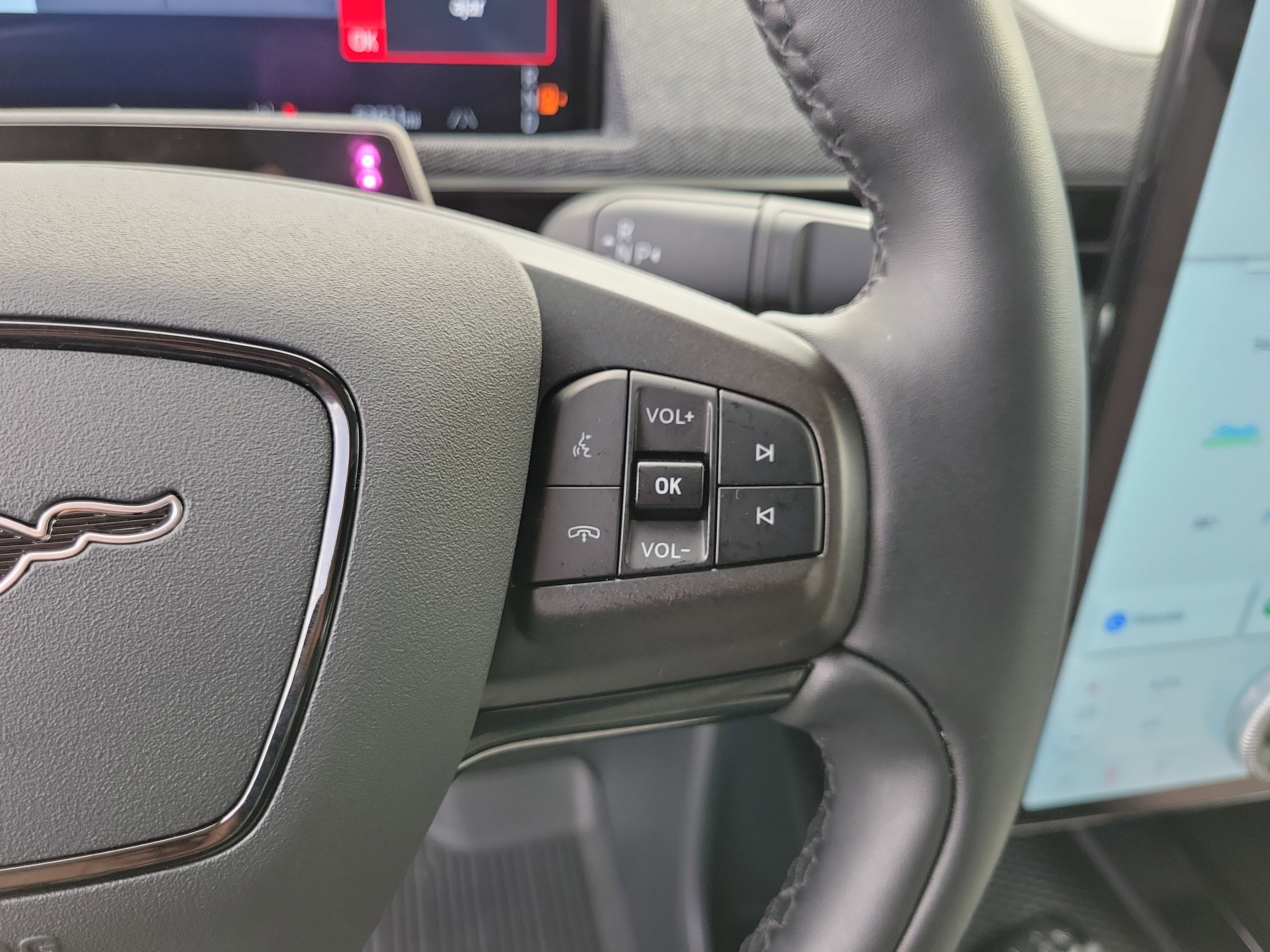 Certified 2025 Ford Mustang Mach-E Premium AWD/4WD image 8
