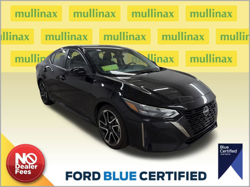 Used 2025 Nissan Sentra SR FWD image 1