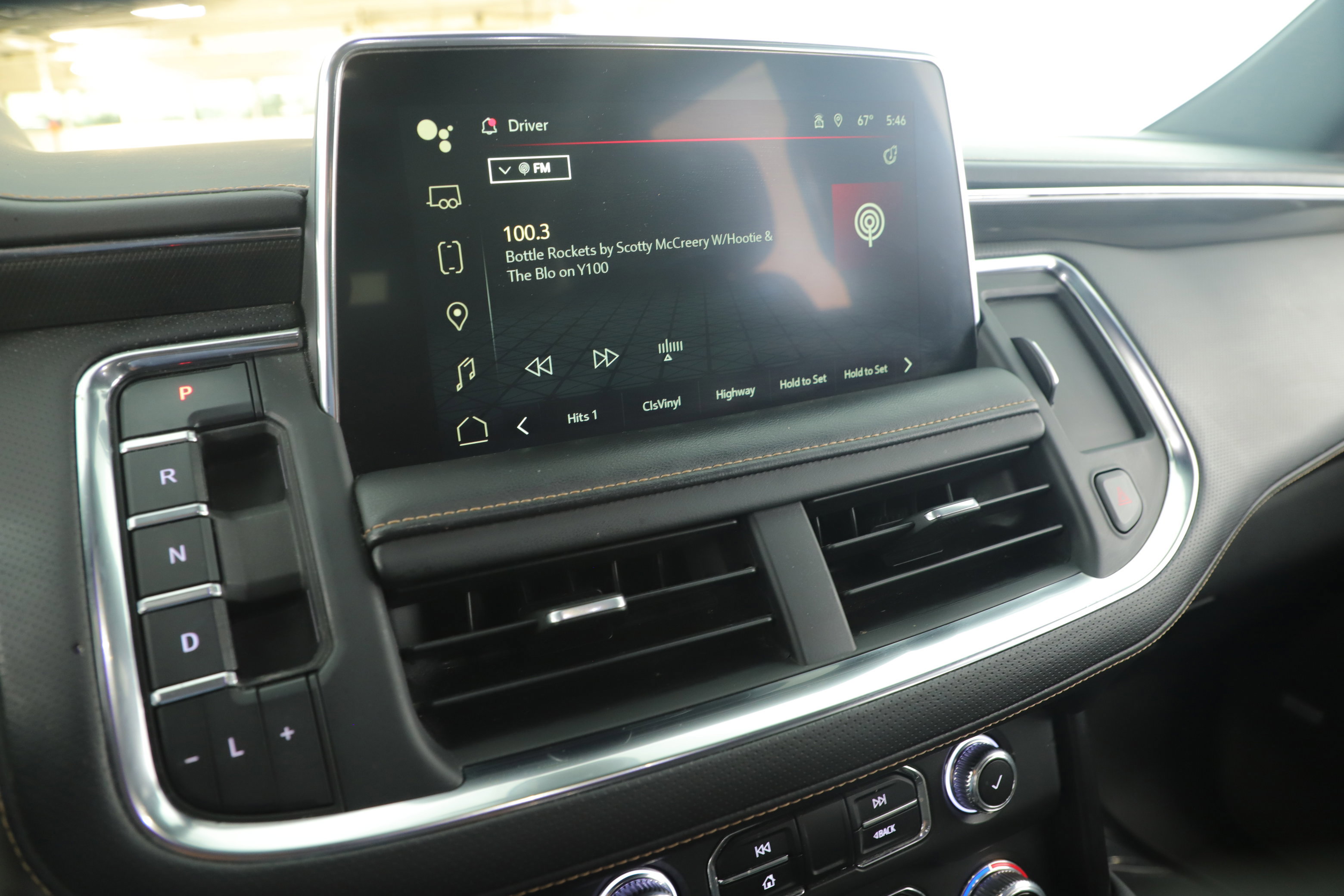 Used 2022 GMC Yukon AT4 w/ Technology Package image 14