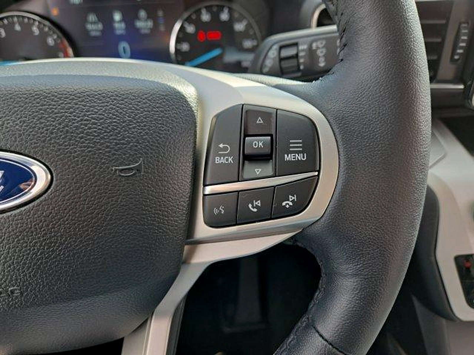 Certified 2024 Ford Explorer XLT w/ Equipment Group 202A AWD/4WD image 15