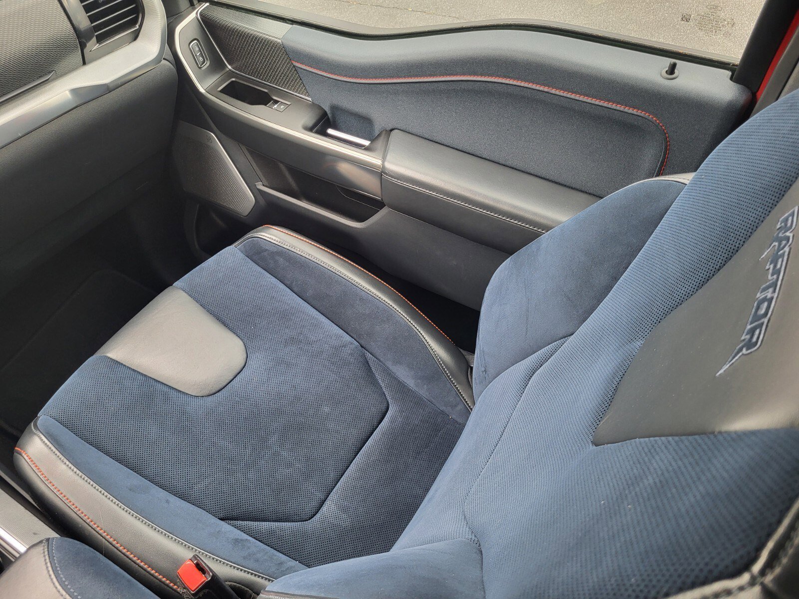 Certified 2022 Ford F150 Raptor w/ Raptor 37 Performance Package image 16