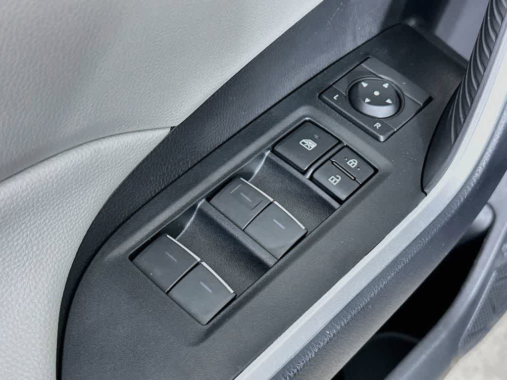Used 2025 Toyota RAV4 XLE FWD image 28