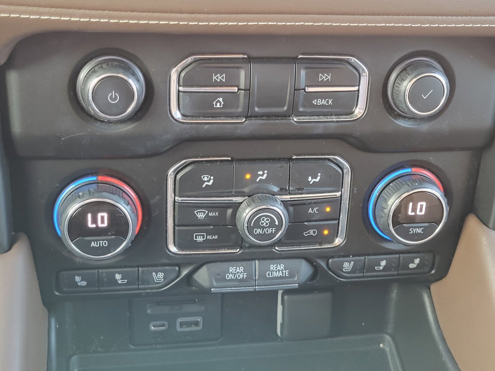 Used 2021 Chevrolet Tahoe High Country image 23