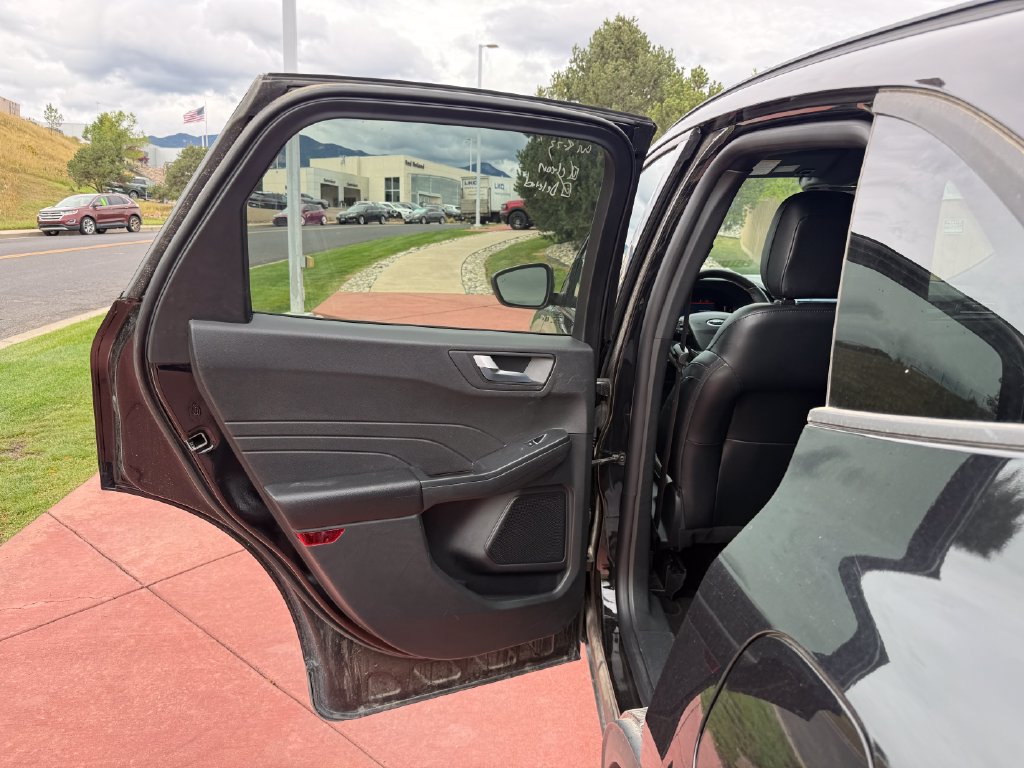 Certified 2025 Ford Escape ST-Line Select AWD/4WD image 19