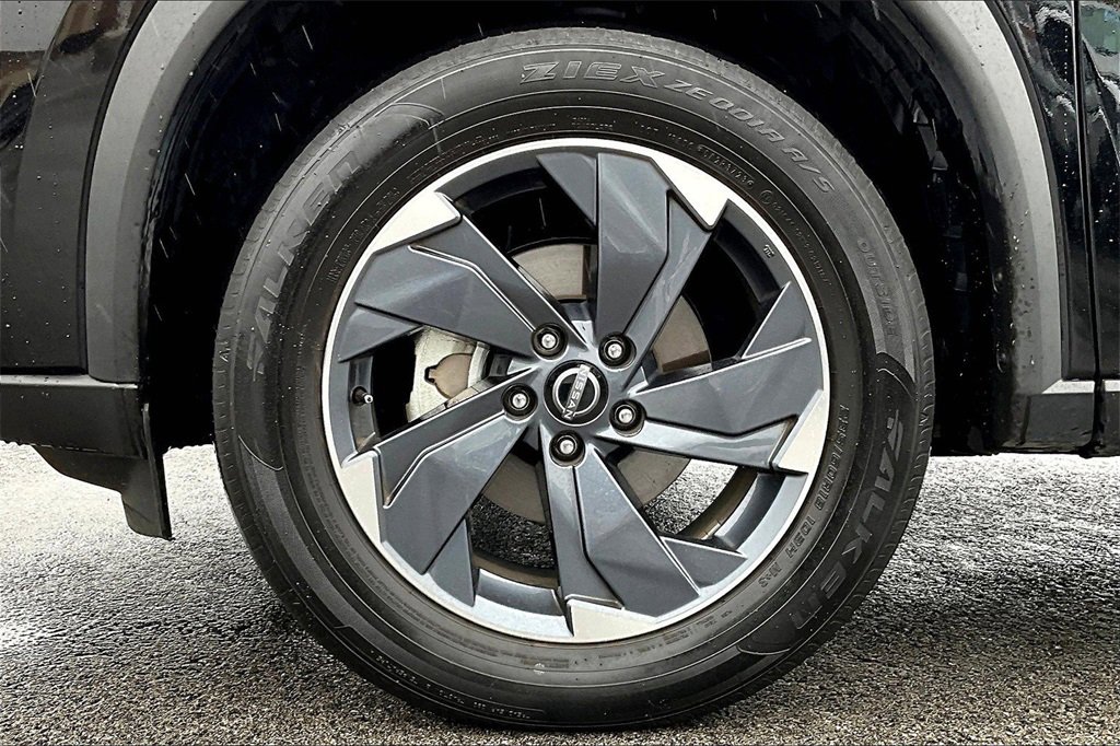 Used 2024 Nissan Rogue SV image 9