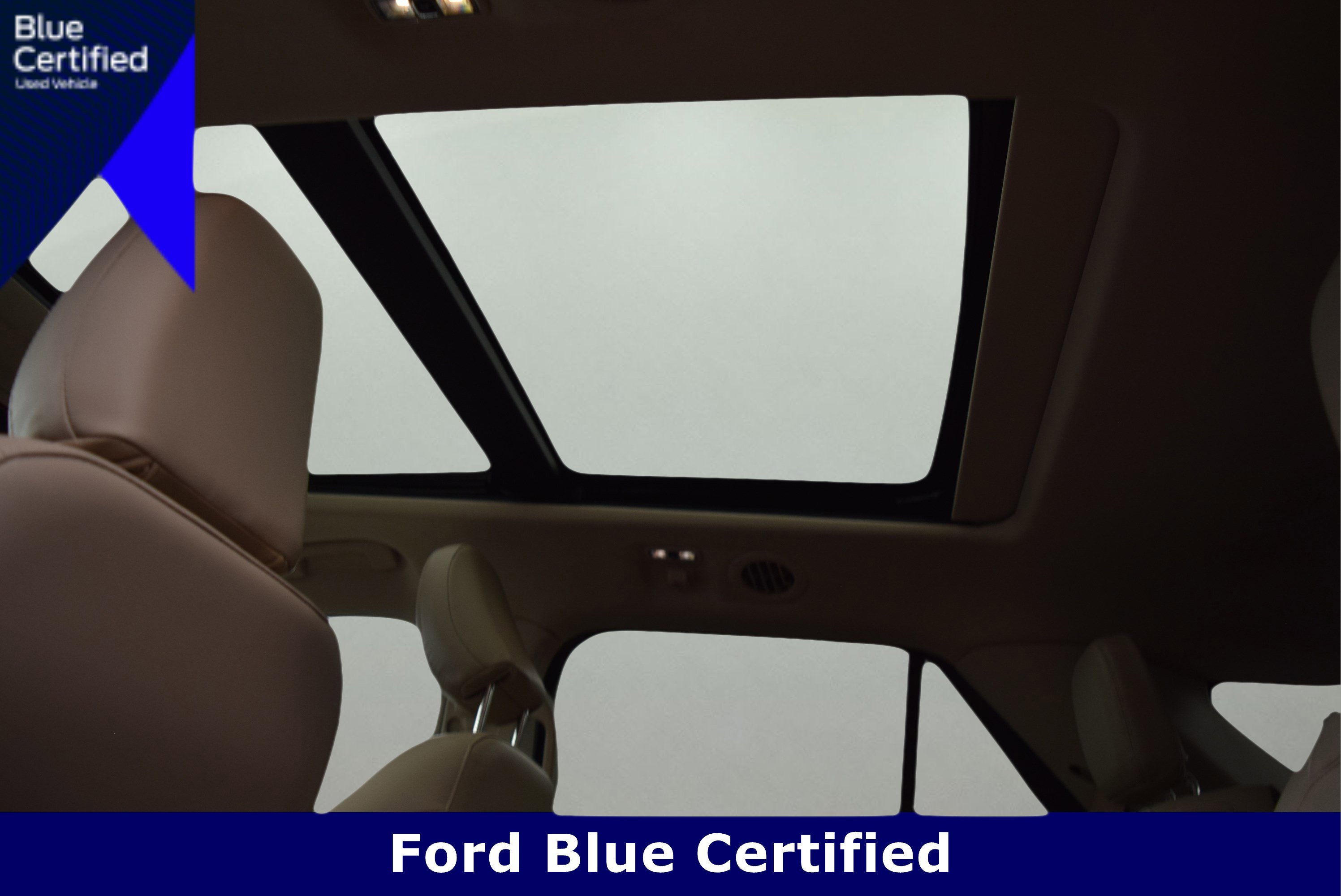 Certified 2022 Ford Explorer Limited w/ Equipment Group 301A image 8