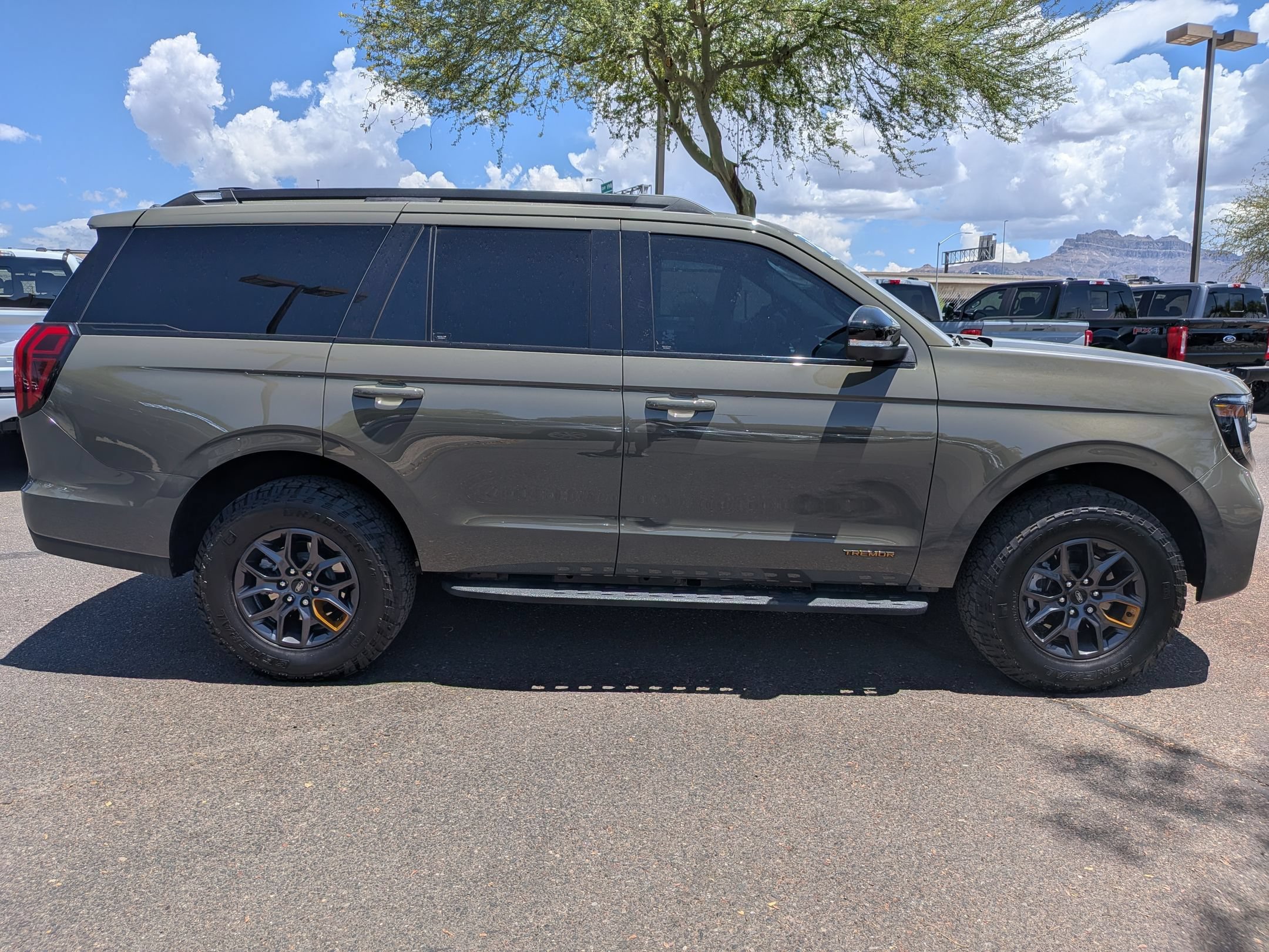 Certified 2025 Ford Expedition Tremor AWD/4WD image 4
