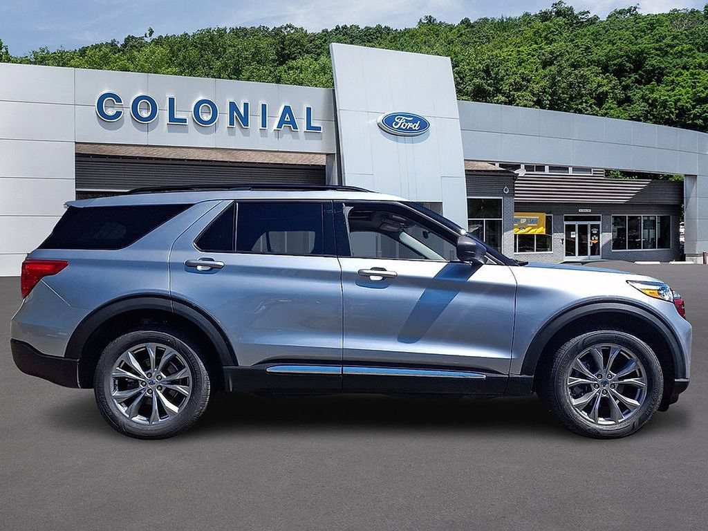 Certified 2023 Ford Explorer XLT w/ Equipment Group 202A AWD/4WD image 7