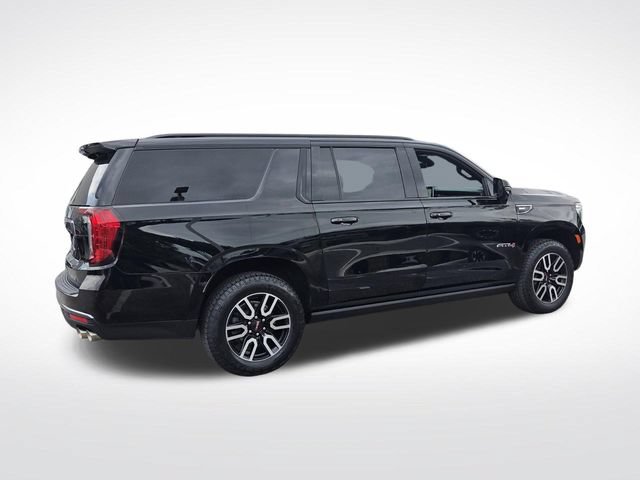 Used 2022 GMC Yukon XL AT4 w/ Technology Package AWD/4WD image 9