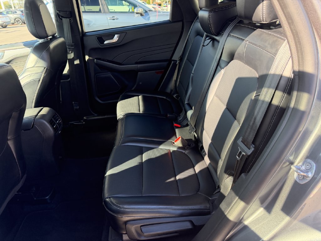 Certified 2024 Ford Escape Platinum AWD/4WD image 20