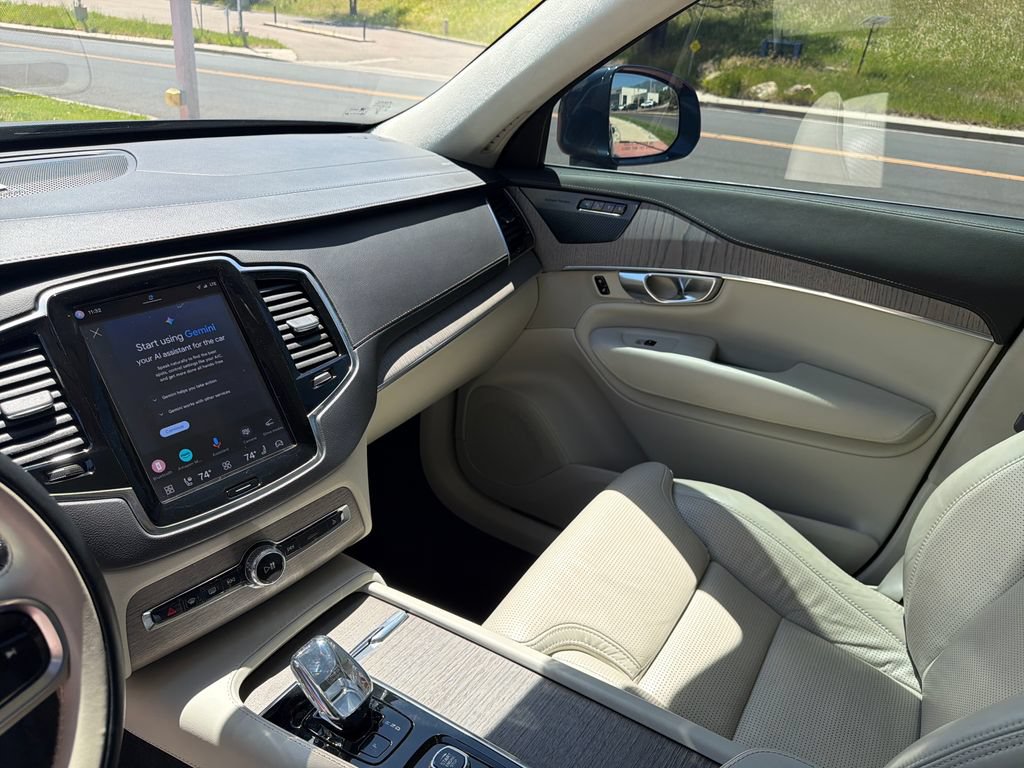 Used 2023 Volvo XC90 T8 Ultimate w/ Lounge Package AWD/4WD image 19
