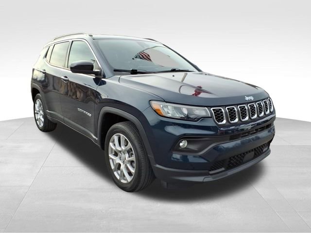 Used 2024 Jeep Compass Latitude image 17