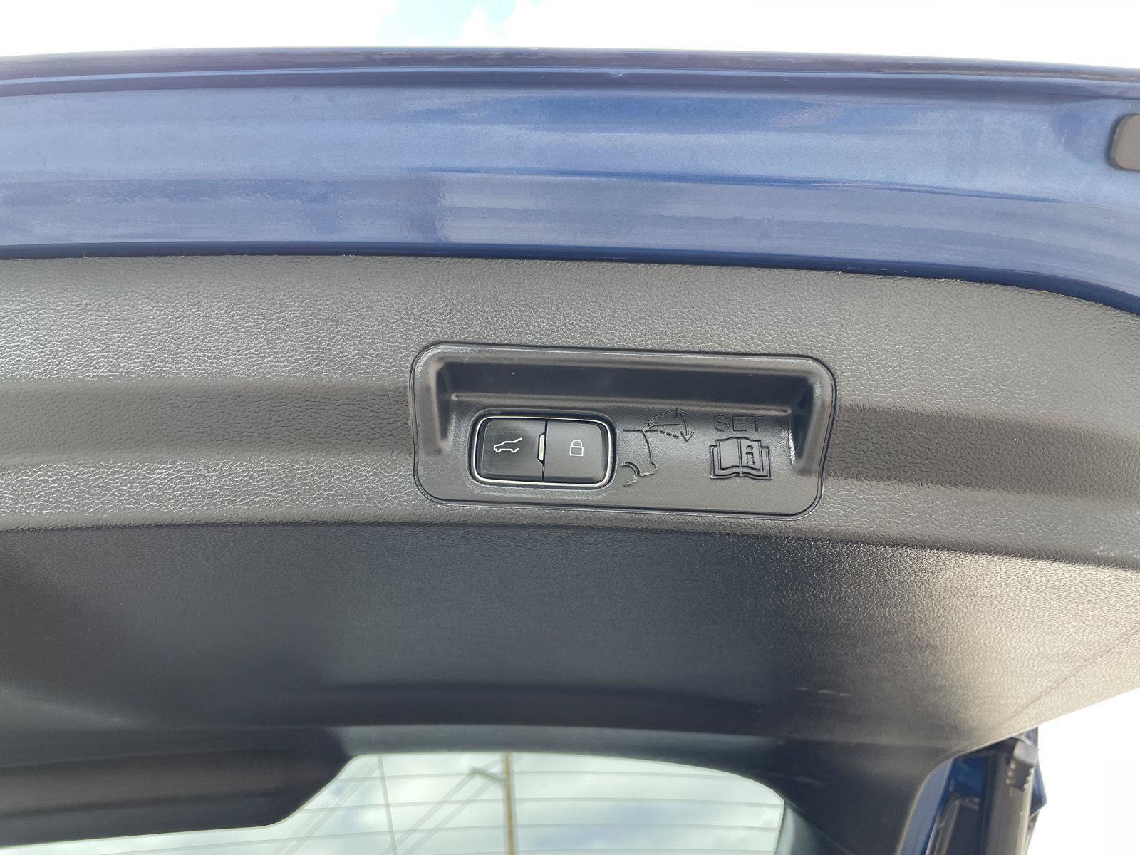 Certified 2021 Ford Explorer Limited AWD/4WD image 40
