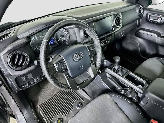 Used 2020 Toyota Tacoma TRD Sport RWD image 2