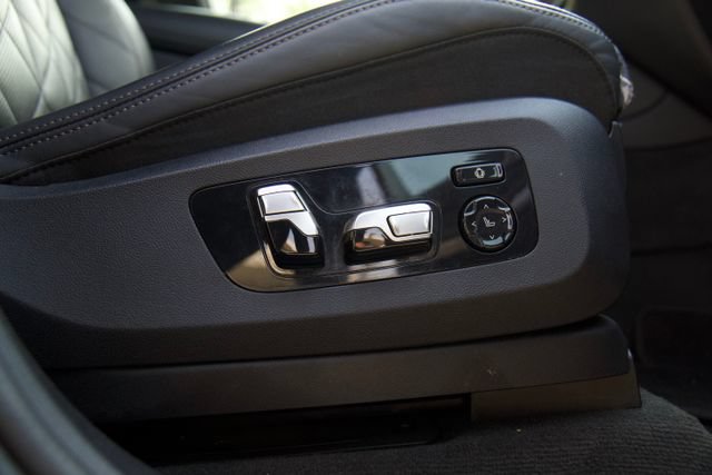 Used 2024 BMW X5 sDrive40i w/ Premium Package RWD image 25