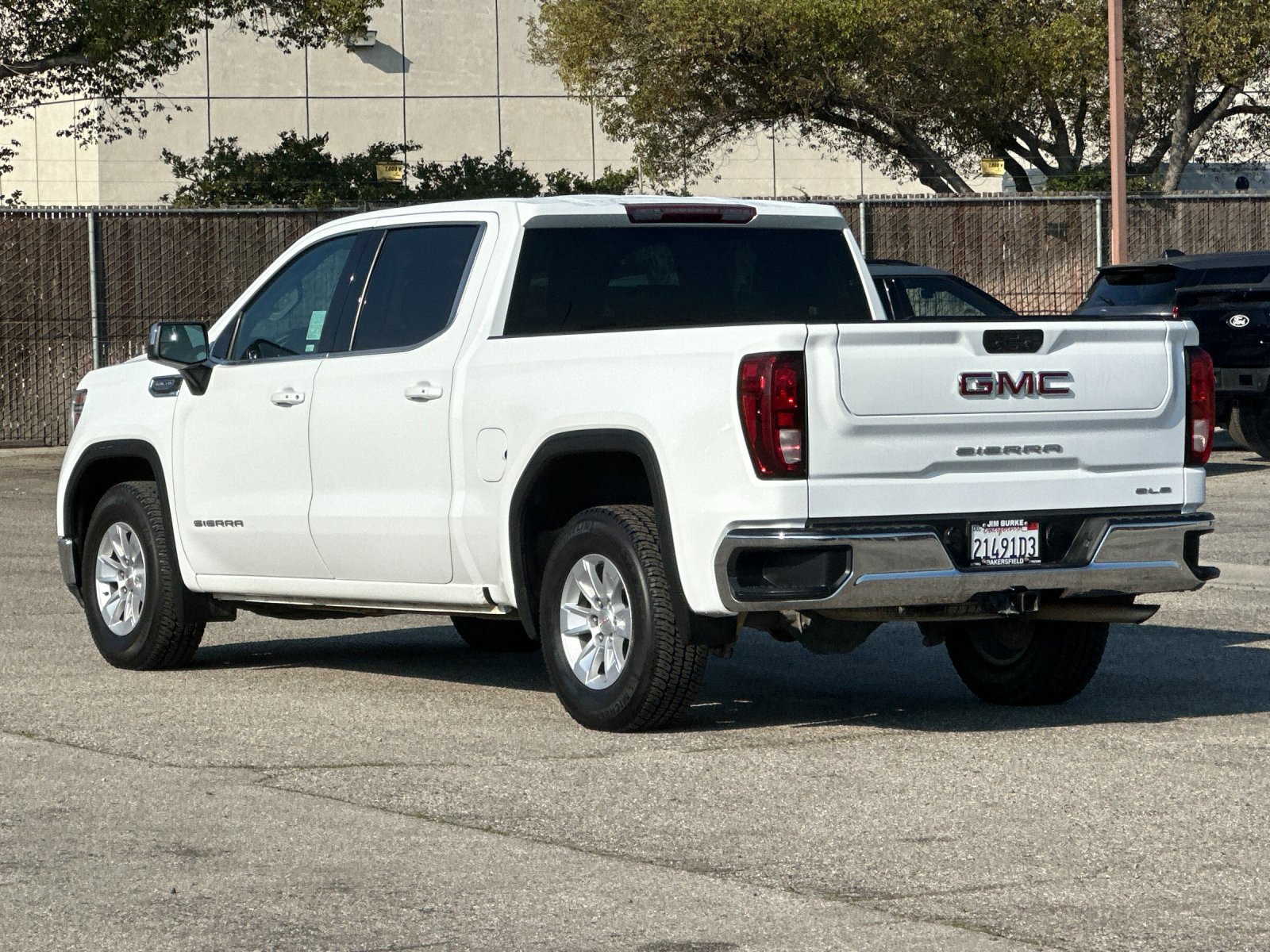Used 2021 GMC Sierra 1500 SLE image 3