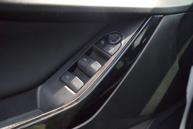 Used 2025 Chevrolet Equinox LT FWD image 16