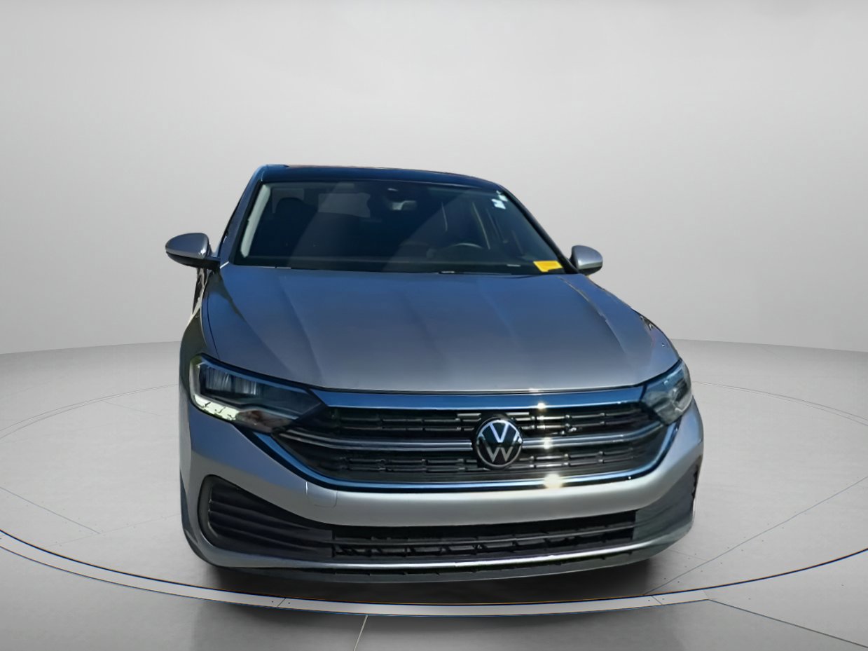 Used 2024 Volkswagen Jetta SE image 32