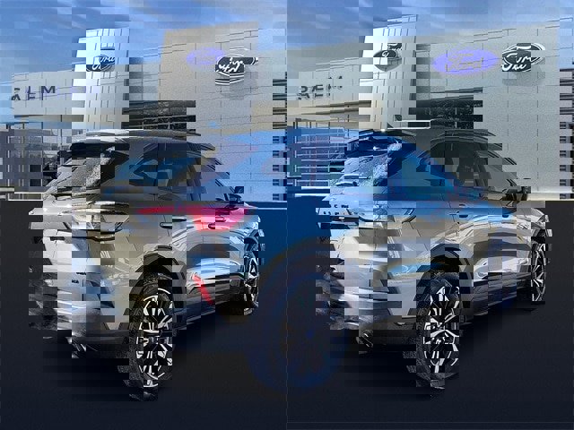 Certified 2022 Ford Escape SEL w/ SEL Stealth AWD Package image 3