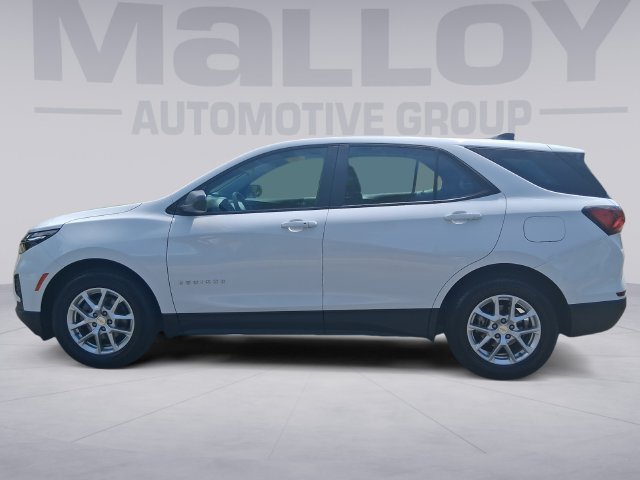 Used 2023 Chevrolet Equinox LS FWD image 2