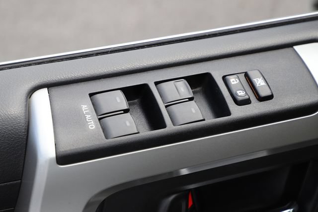 Used 2022 Toyota 4Runner Limited AWD/4WD image 19