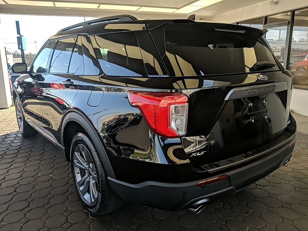 Certified 2024 Ford Explorer XLT w/ Equipment Group 202A image 10