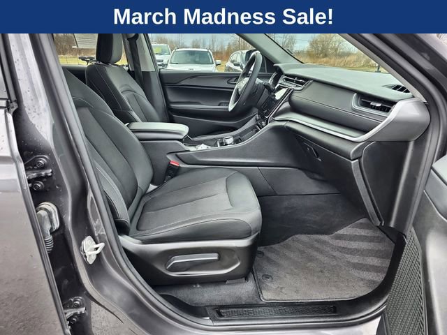 Used 2024 Jeep Grand Cherokee L Laredo image 26