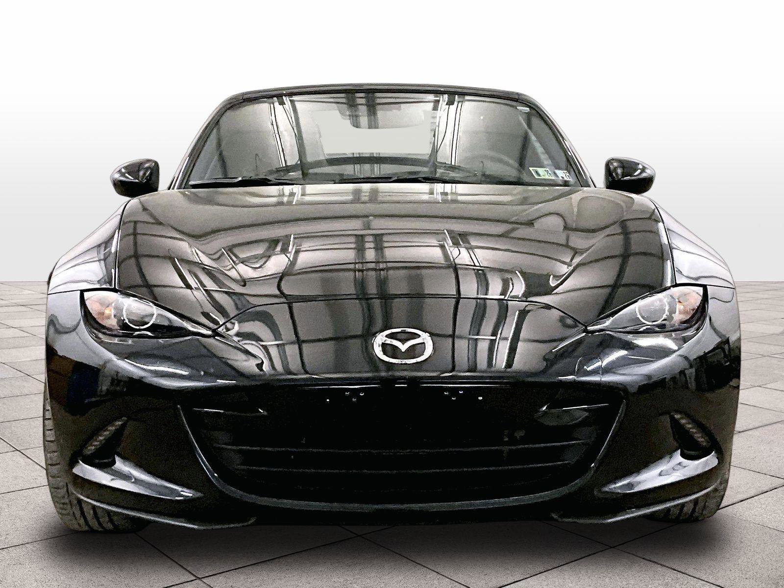 Used 2018 MAZDA MX-5 Miata RF Grand Touring RWD image 3
