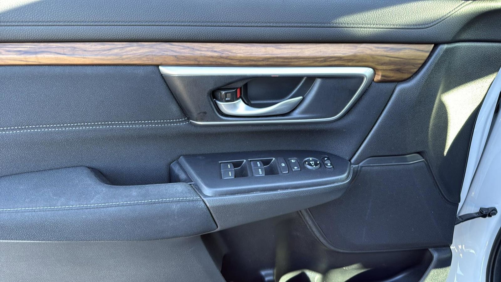 Used 2022 Honda CR-V EX image 10