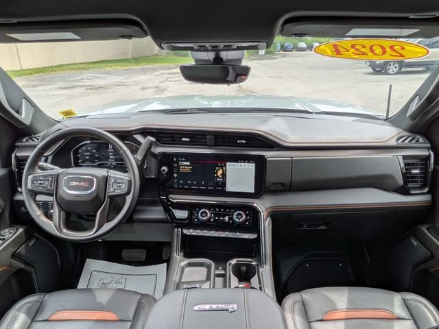 Used 2024 GMC Sierra 2500 AT4 w/ AT4 Premium Plus Package AWD/4WD image 17