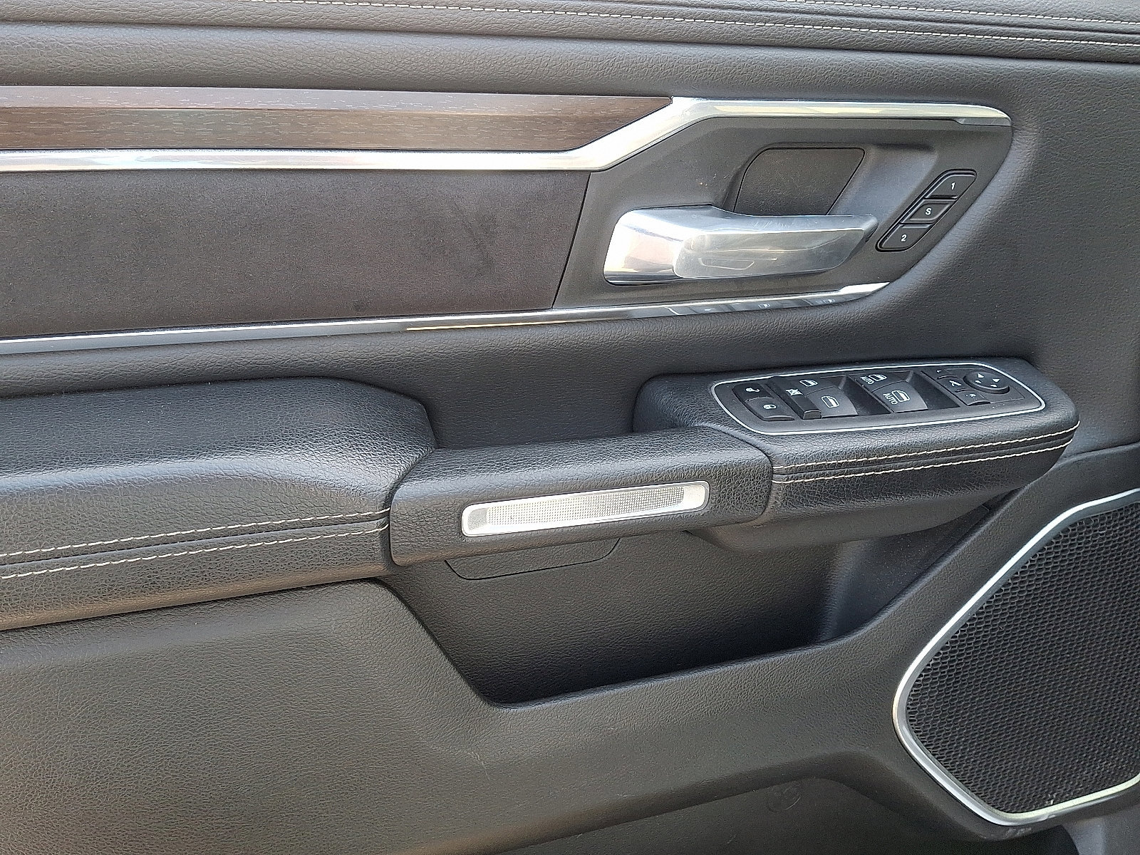 Used 2022 RAM 1500 Laramie image 12