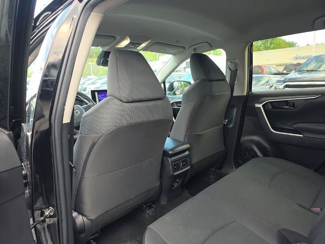 Used 2024 Toyota RAV4 LE AWD/4WD image 18