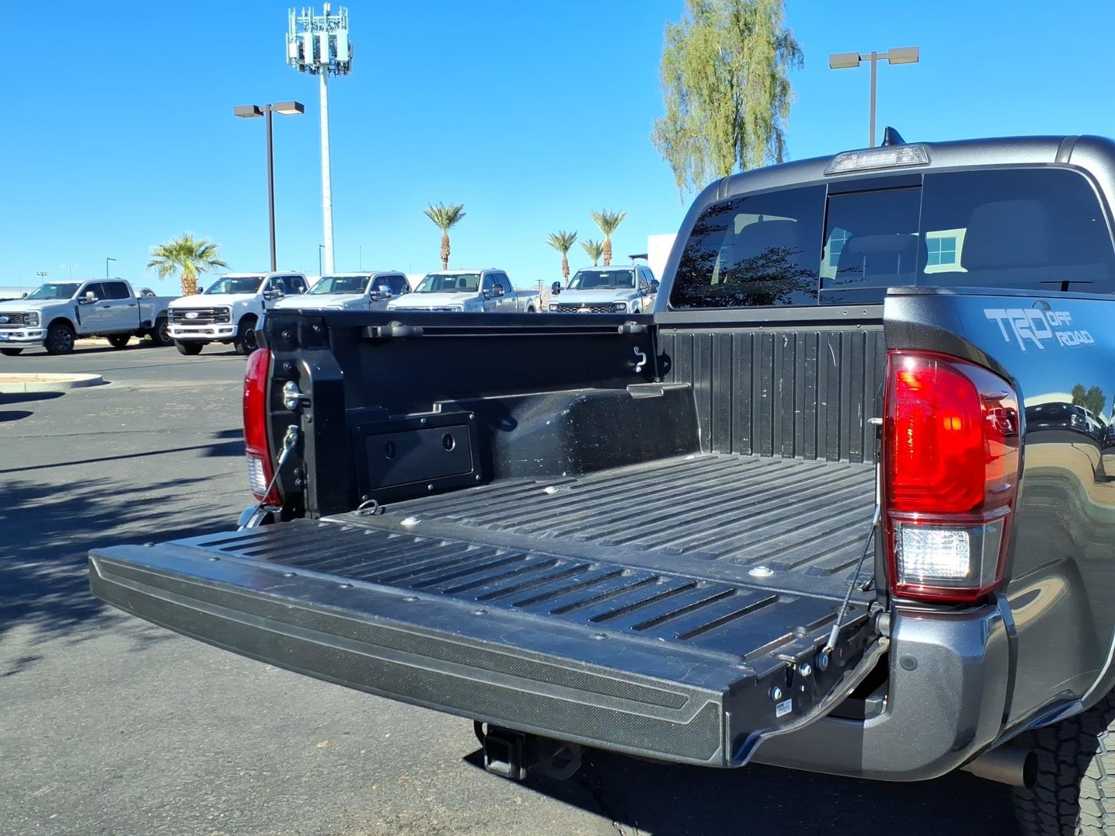 Used 2018 Toyota Tacoma TRD Off-Road w/ Technology Package RWD image 16