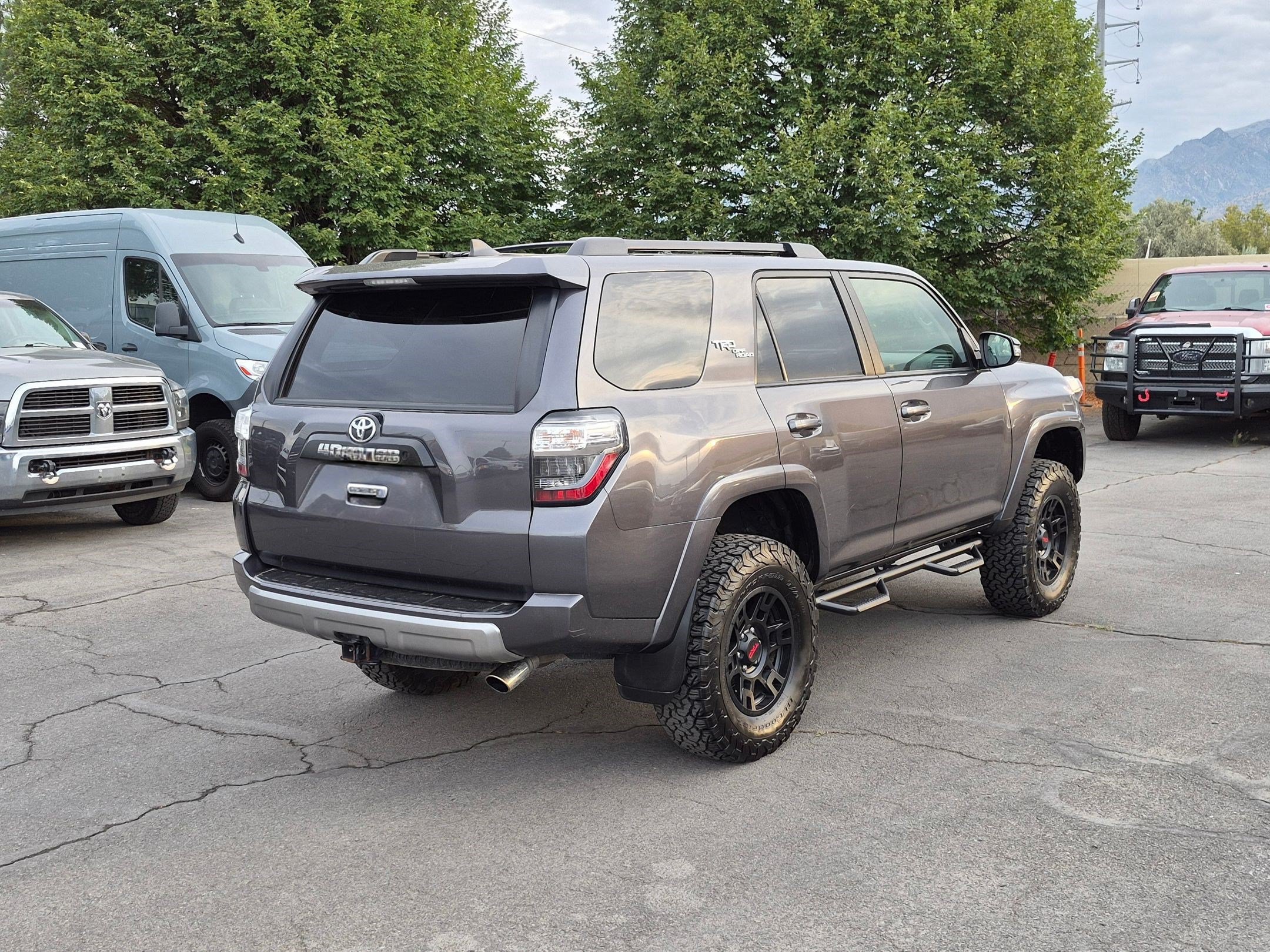 Used 2019 Toyota 4Runner TRD Off-Road Premium AWD/4WD image 3