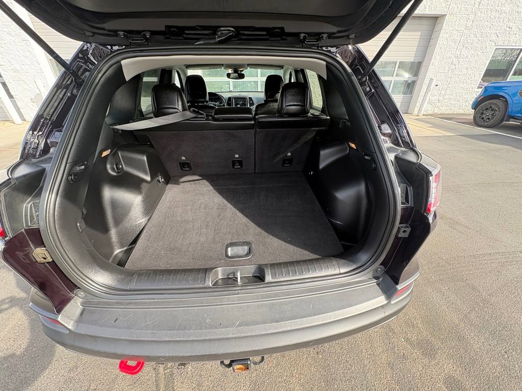 Used 2021 Jeep Cherokee Trailhawk w/ Trailer Tow Group image 29