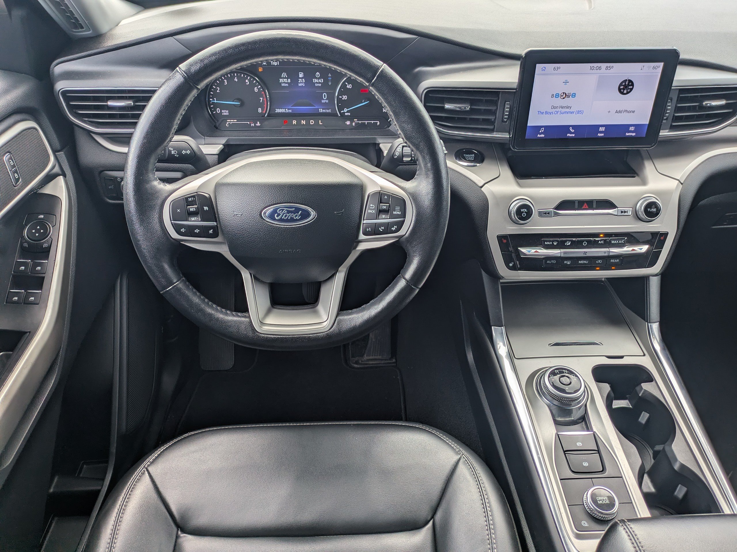 Certified 2022 Ford Explorer XLT w/ Equipment Group 202A AWD/4WD image 17