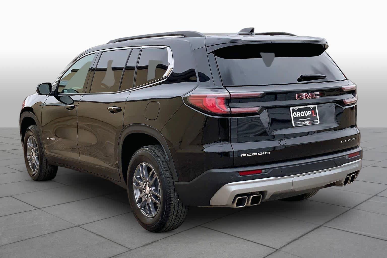 Used 2025 GMC Acadia Elevation FWD image 12