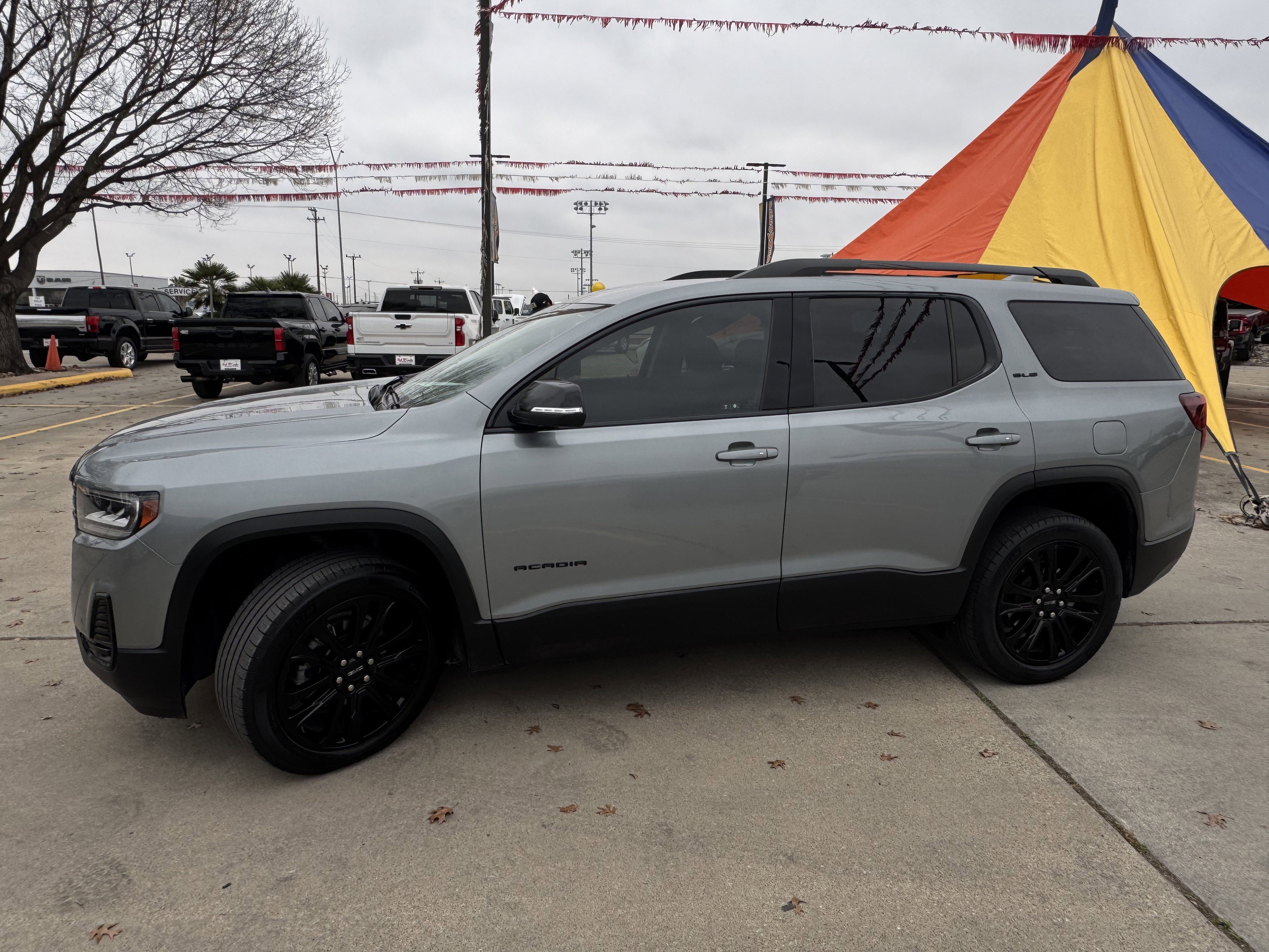 Used 2023 GMC Acadia SLE w/ Elevation Edition image 8