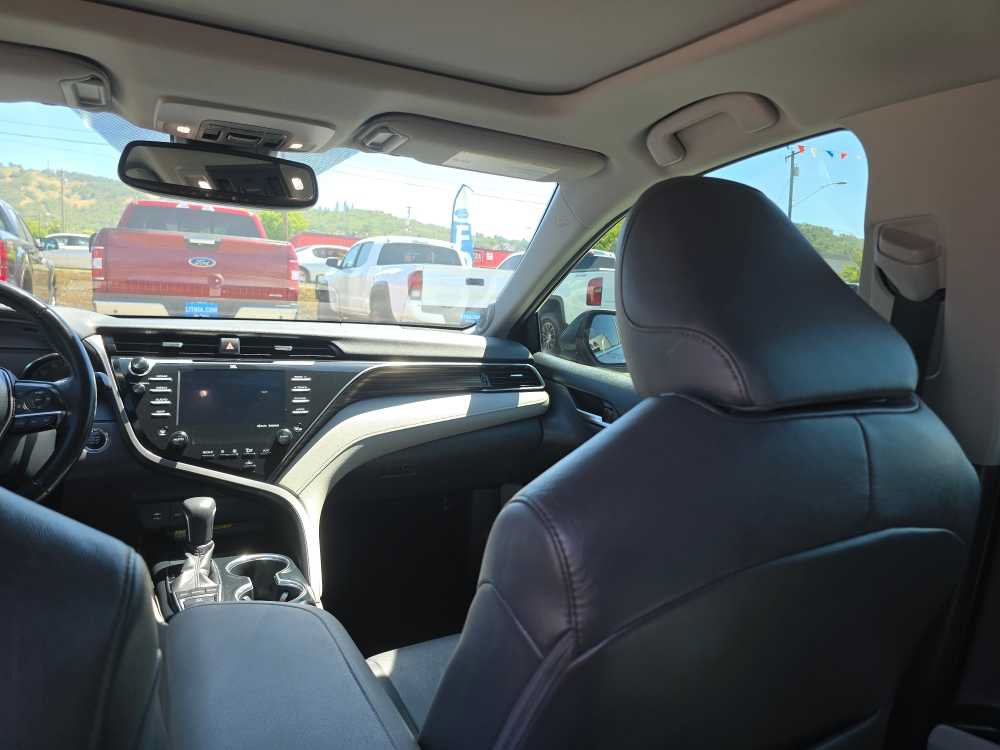 Used 2019 Toyota Camry XLE FWD image 14