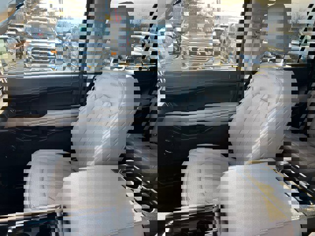 Certified 2024 Ford Expedition Limited image 9