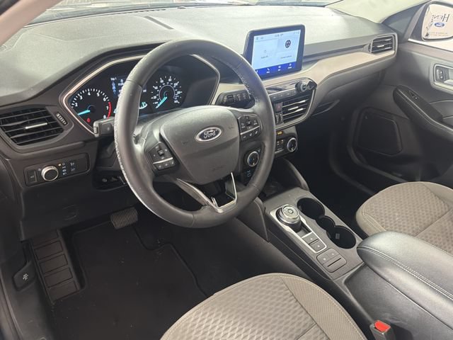Certified 2022 Ford Escape SE w/ SE Sport Appearance Package FWD image 2