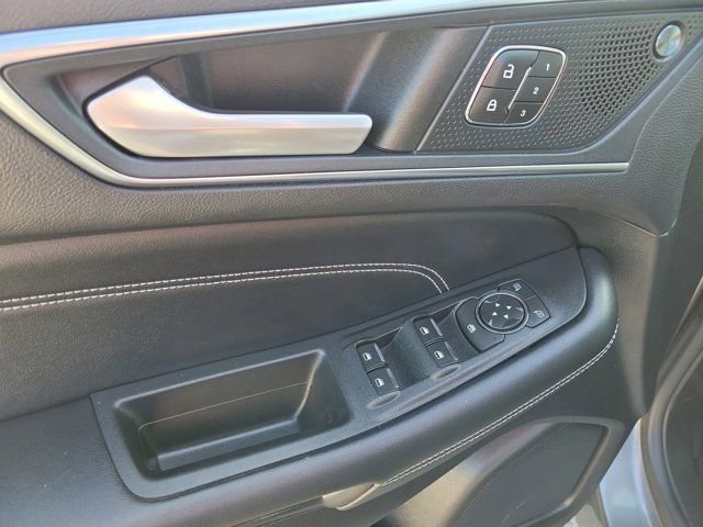 Certified 2022 Ford Edge Titanium AWD/4WD image 23