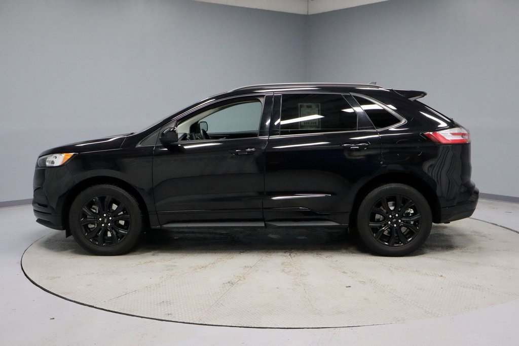 Certified 2022 Ford Edge SE w/ Black Appearance Package image 7