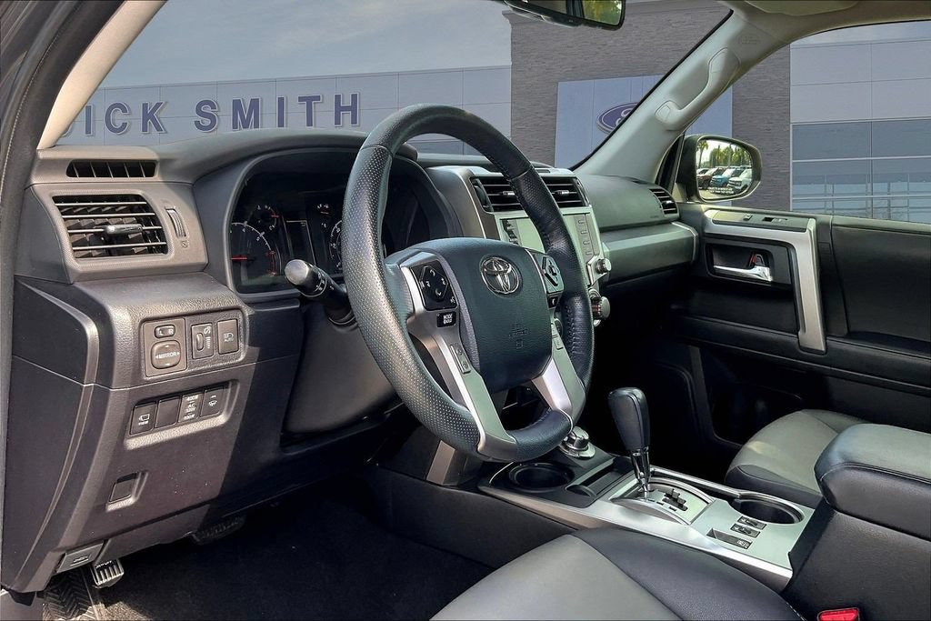 Used 2024 Toyota 4Runner SR5 Premium w/ Moonroof Package AWD/4WD image 17