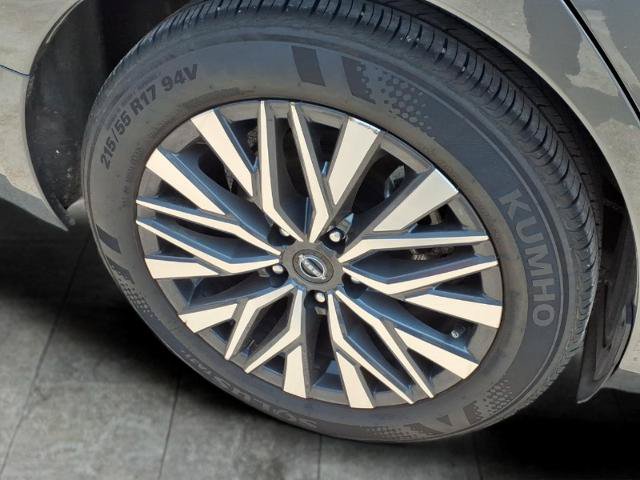 Used 2025 Nissan Altima 2.5 SV FWD image 10