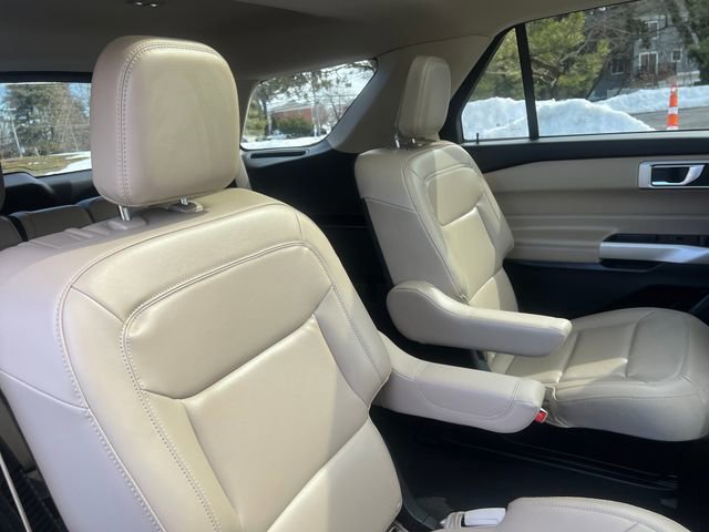 Certified 2022 Ford Explorer XLT w/ Equipment Group 202A image 31