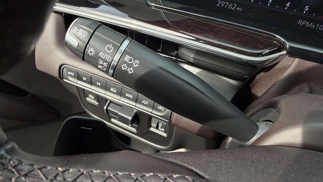 Used 2024 Cadillac Escalade Sport Platinum w/ LPO, ONYX Package AWD/4WD image 15