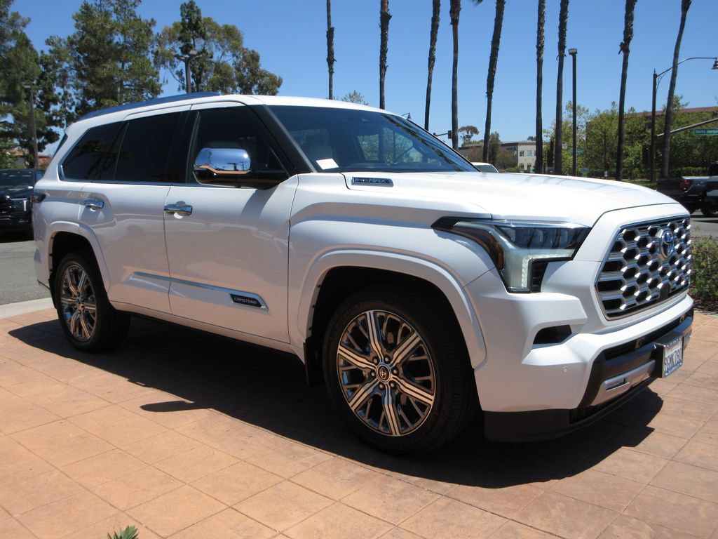 Used 2023 Toyota Sequoia Capstone AWD/4WD image 6